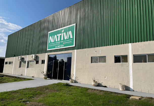 Fachada da fábrica Nativa Alimentos em Senador Canedo, GO